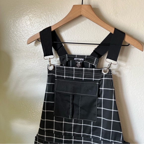 Hot Topic | Grid Print Shortalls - Picture 3 of 7
